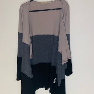 Women’s grey and black cardigan